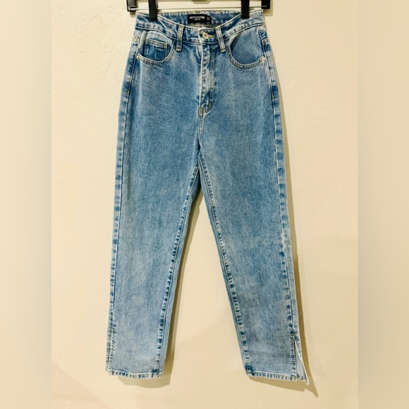 PrettyLittleThing Jeans Relaxed Fit High Rise Straight Leg Denim Light Wash SZ 4 - Picture 3 of 15